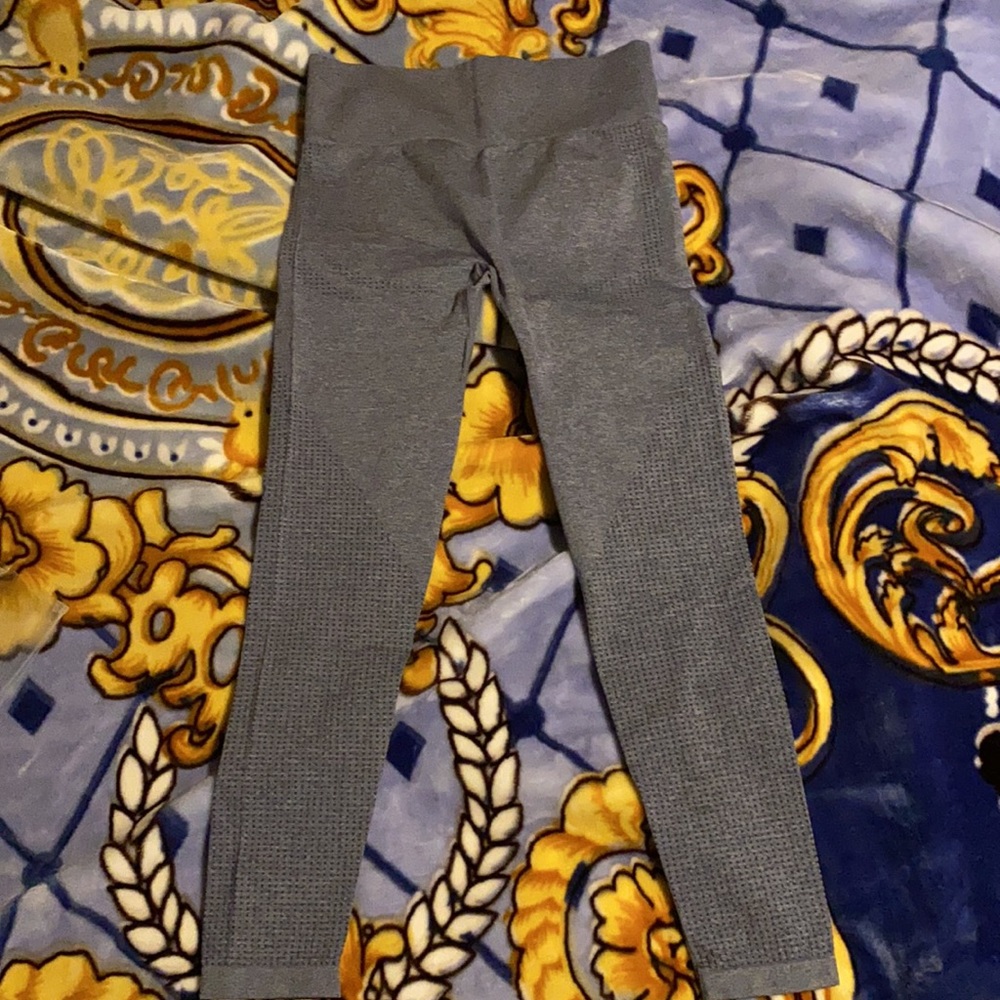 Workout Leggings - Picture 2 of 4